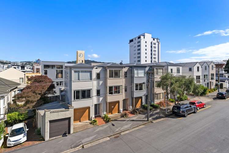 2/15 Roxburgh Street Mount Victoria_0