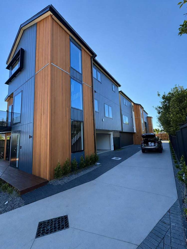 2/15 Manapau Street_0