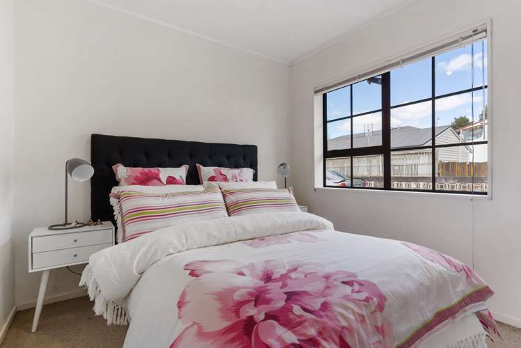 2/10 Great South Road Papakura_12