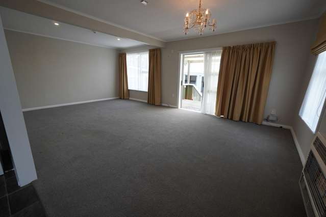 9 Bristol Crescent Roslyn_2