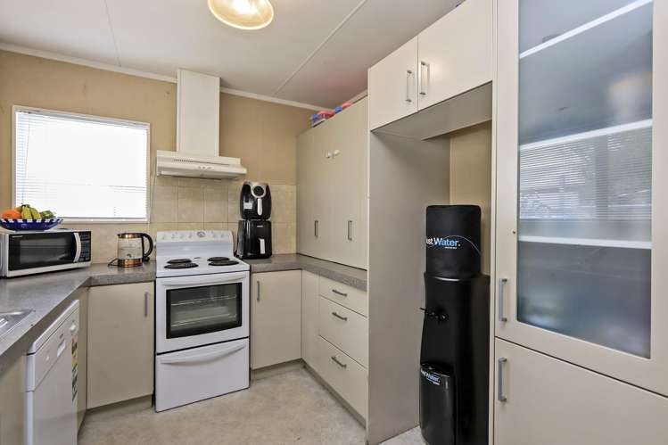 44 Whiting Crescent Greenmeadows_4