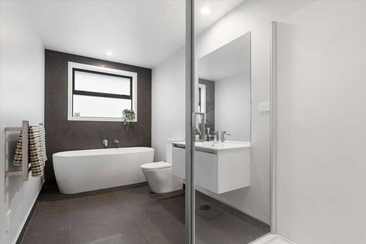 87 Pakanga Grove Pyes Pa_22
