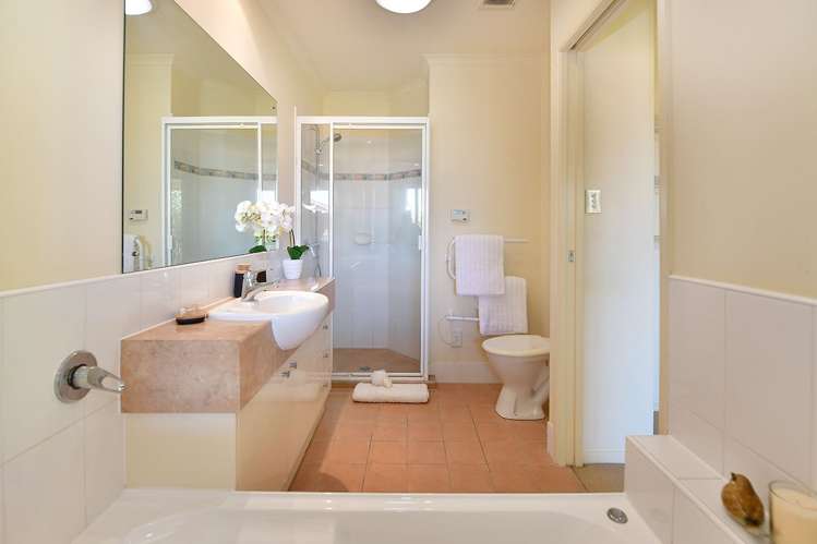 6 Trimaran Drive Gulf Harbour_11