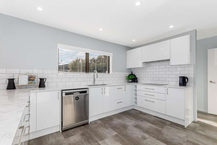 7 King Charles Drive_2