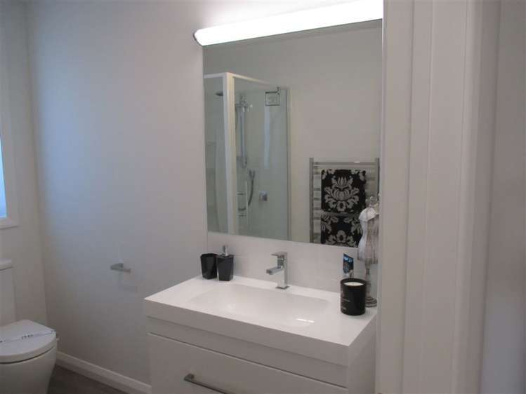 39 Kahuparere Crescent Pyes Pa_9