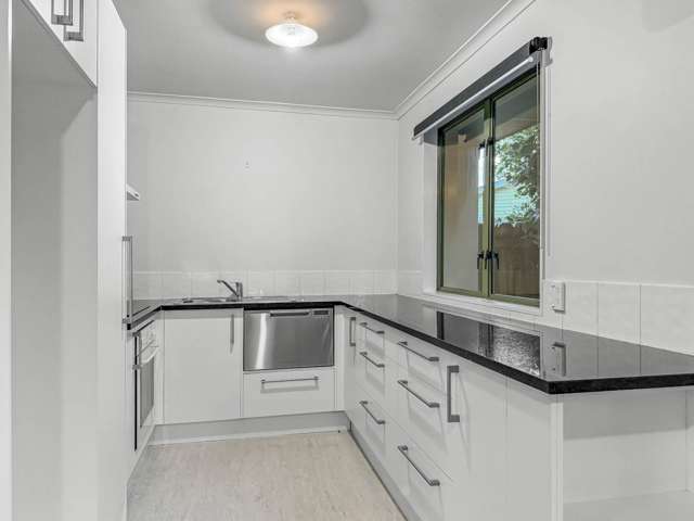 2/12A Keeling Road Henderson_2