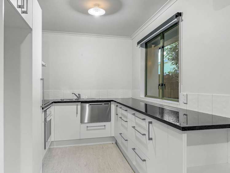 2/12A Keeling Road Henderson_2