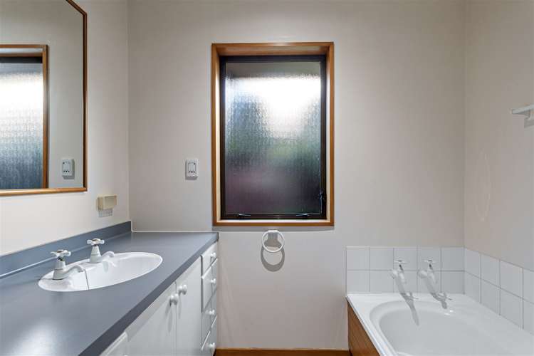 2/1 Fountainhead Lane Hillmorton_9