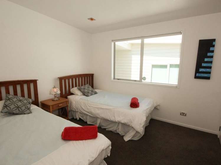 1 Flame Tree Lane Taipa_17