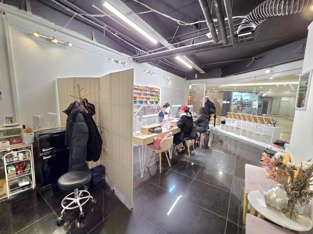 Unit 2J, 239 Queen Street Auckland Central_2