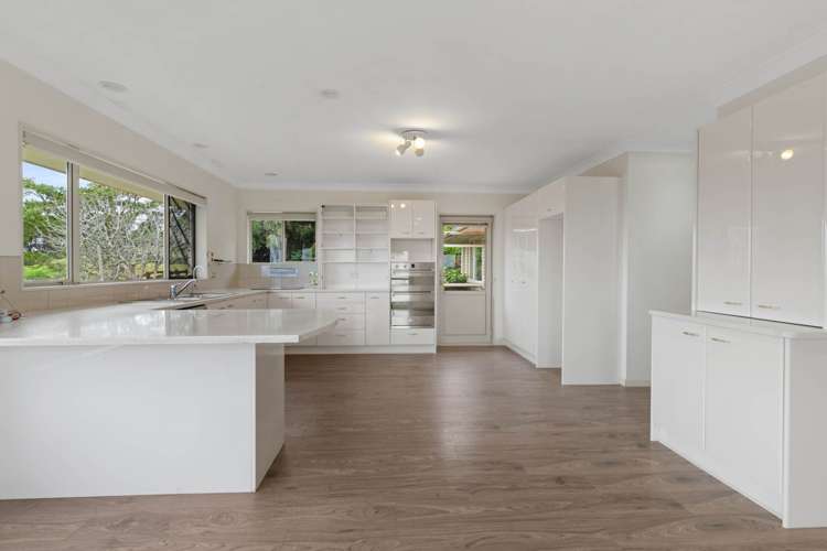 584 Redoubt Road Flat Bush_17