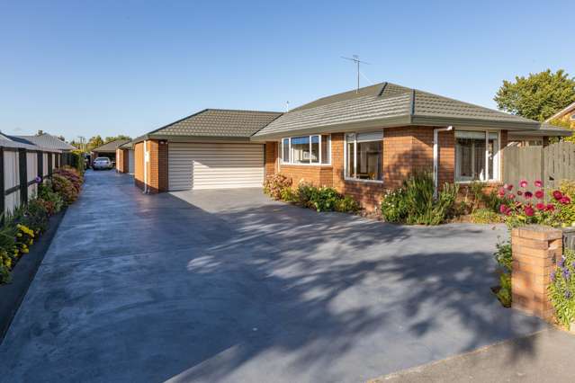 1/4 Daniels Road Redwood_1