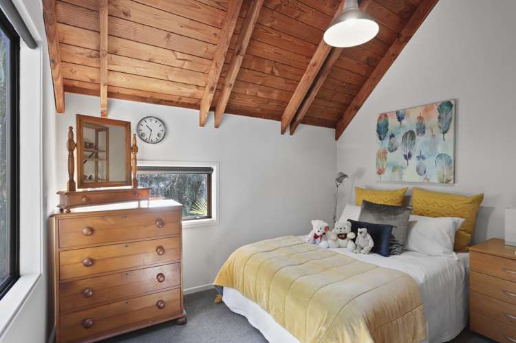 246 Scenic Drive Titirangi_12