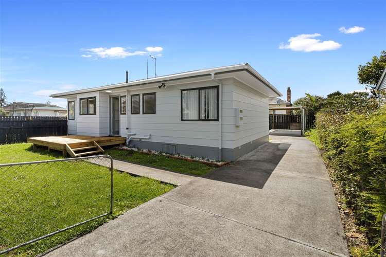 2/13 John Street Mangere East_10