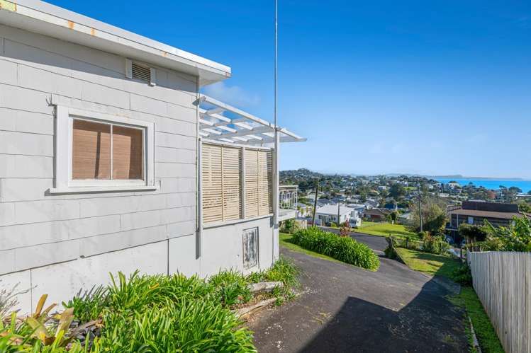 43 Surf Road Stanmore Bay_26
