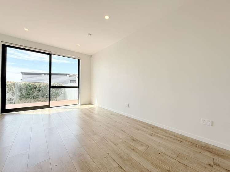 4/737 East Coast Road Browns Bay_2