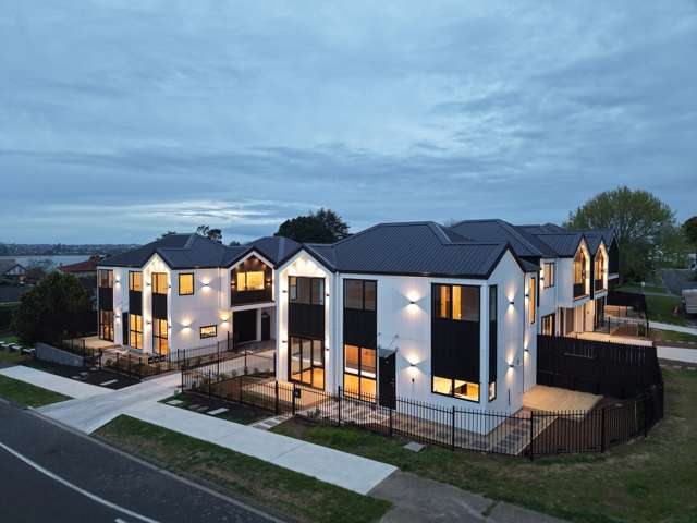 Brand New Standalone Family Home + Own Driveway