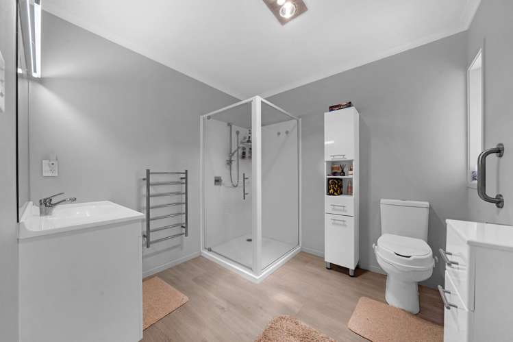 25/8 Village Place Tuakau_8