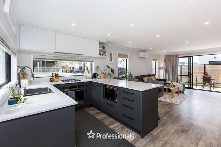 24 Reakes Crescent Wallaceville_1