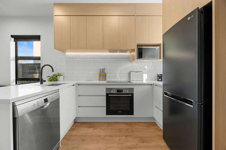 2/89 Beach Road Te Atatu Peninsula_4