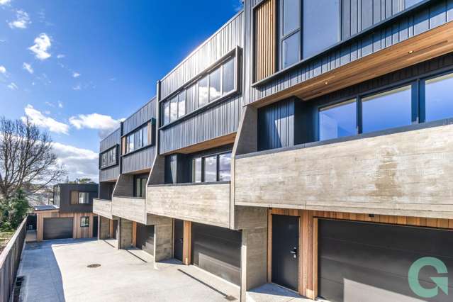 Brand New Living in Red Beach