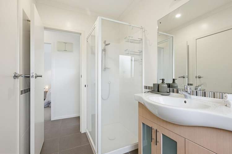 2A Downing Street Crofton Downs_9