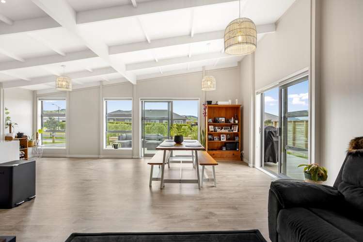 8 Ngaroma Crescent_2