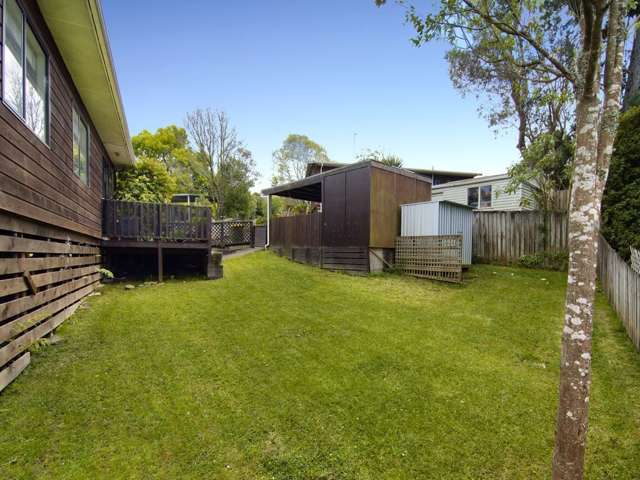 11 John Webster Place Glen Eden_2