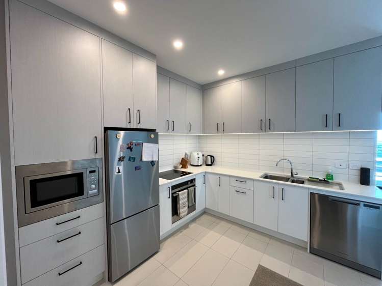 1005/8 Waikumete Road Glen Eden_2