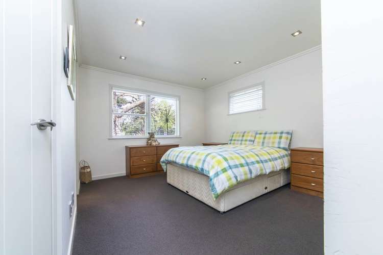 35 Derwent Crescent Titirangi_8