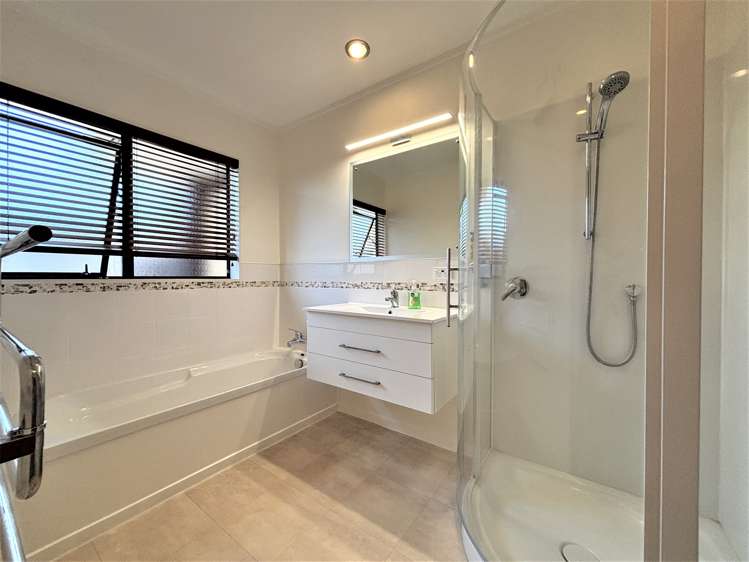 2/79 Mirrabooka Avenue Botany Downs_11