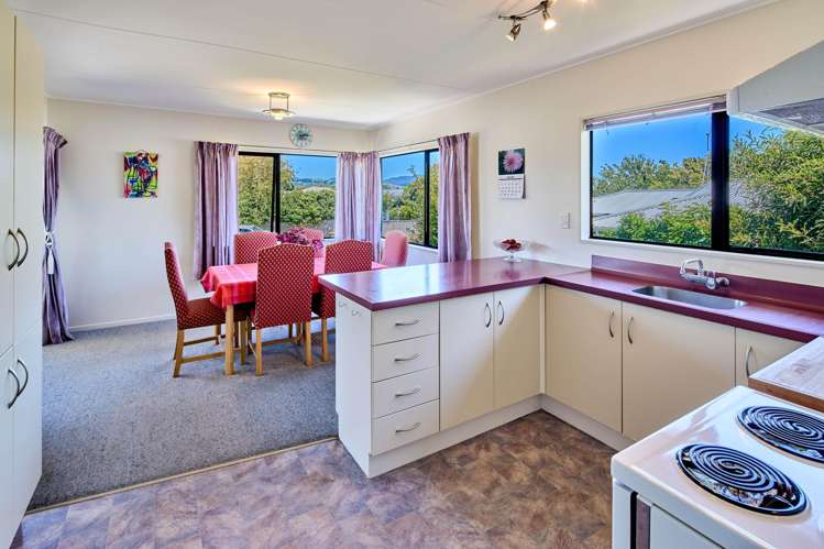 8 Ross Grove Paraparaumu_3