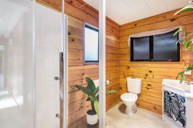 17 Parerohi Grove Kuratau_11