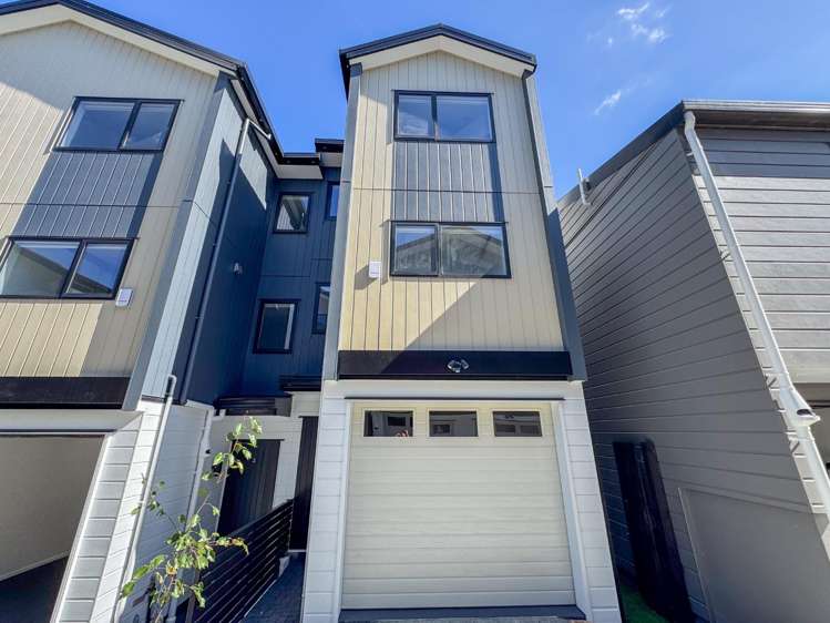 2/21 Eastview Road_0