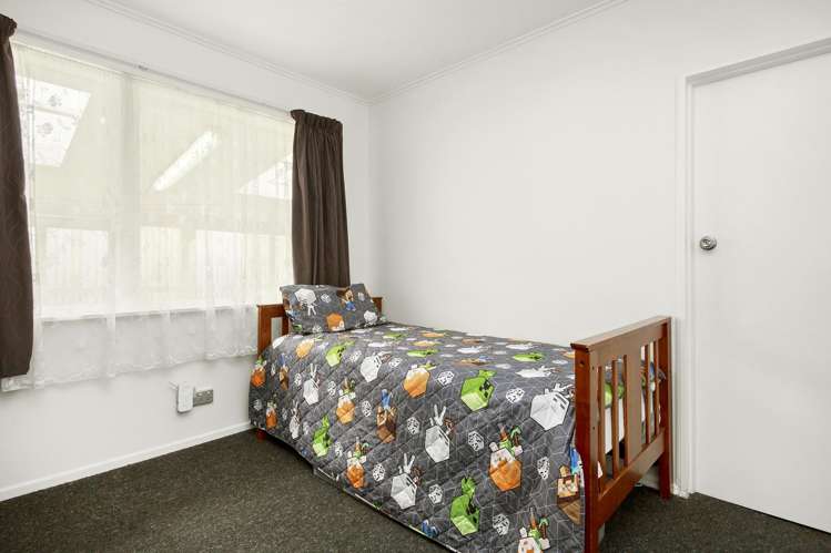 38 Parkway Wainuiomata_13