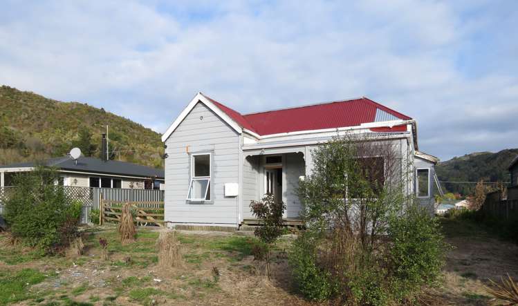 3 Herald Street Reefton_16