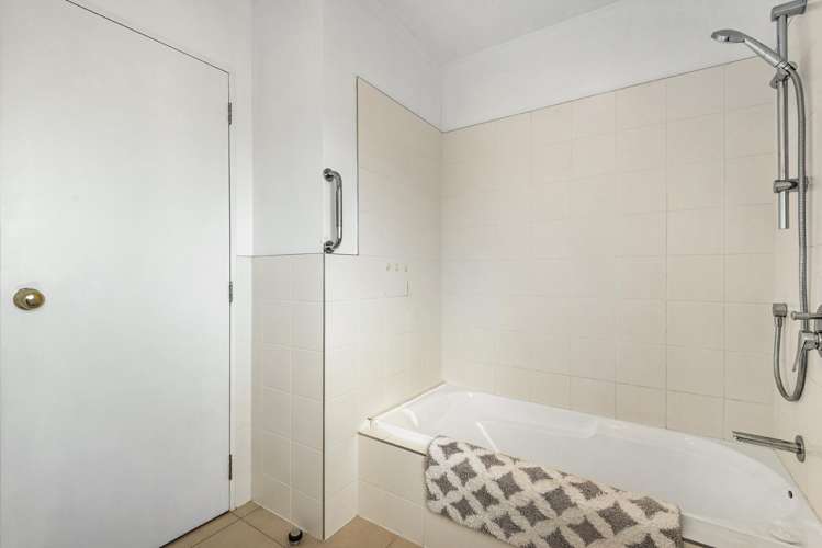 42/22 Northcross Drive Oteha_16