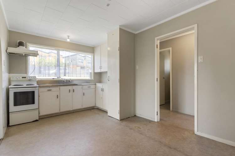 21 Hewlett Road Massey_4