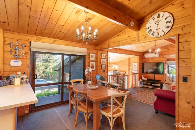 12 Whitechapel Grove Stokes Valley_9