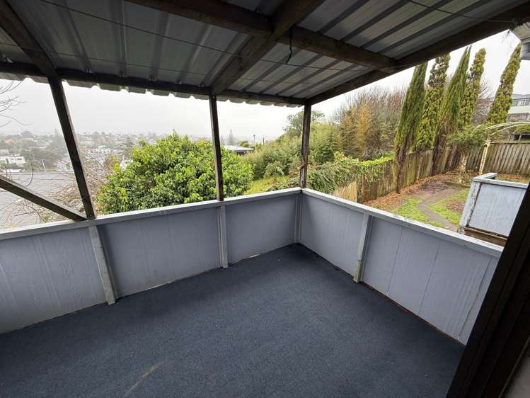  2/21 Hall Road Glenfield_6