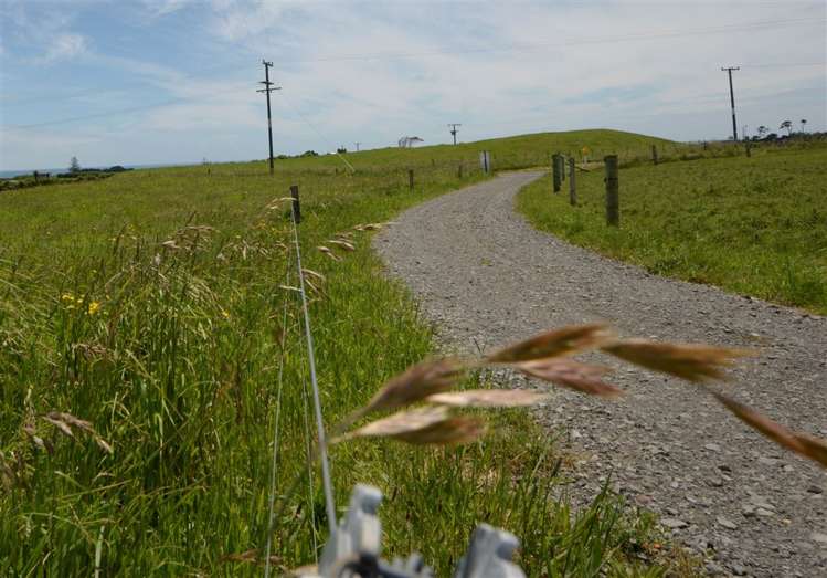 7506 South Road Okato_19