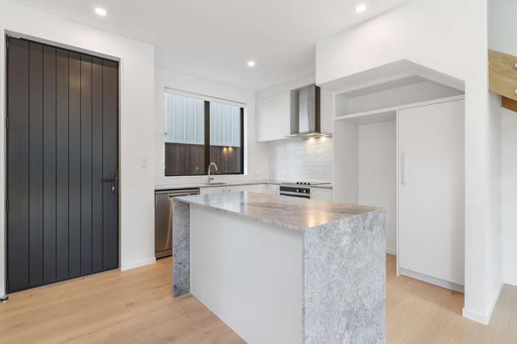 5/4 Glen Atkinson Street Saint Heliers_4