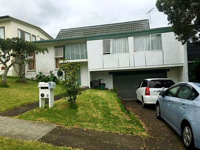 1/18 Charles Dickens Drive Mellons Bay_1