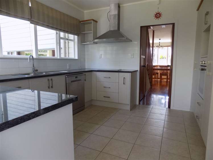 60 Te Atatu Road Te Atatu South_9