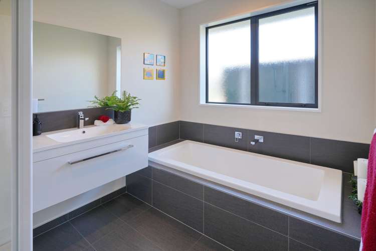 52 Faulks Drive Lincoln_20