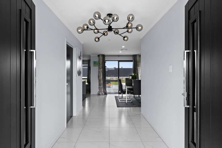 29 Hikawera Drive Frimley_5