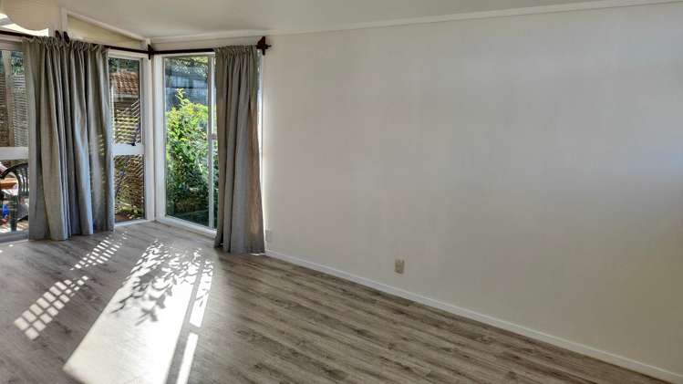 27 Cheval Drive Totara Vale_9