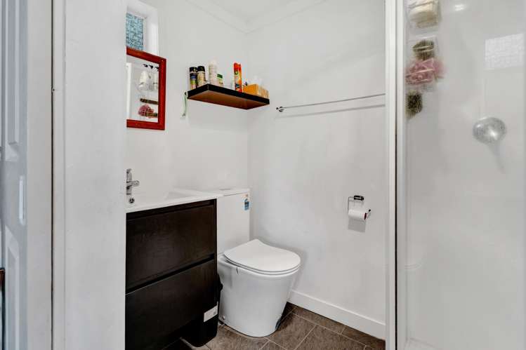 231 Glover Road Hawera_21