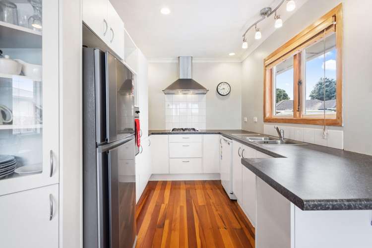 43 Neil Avenue Te Atatu Peninsula_11