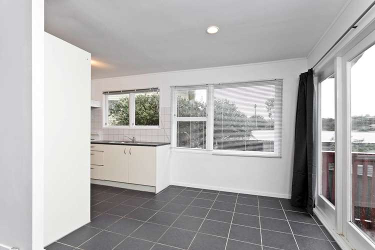 73 Rosier Road Glen Eden_8